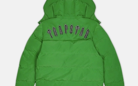 Trapstar Streetwear Shines in Greece with Unique Urban Fashion