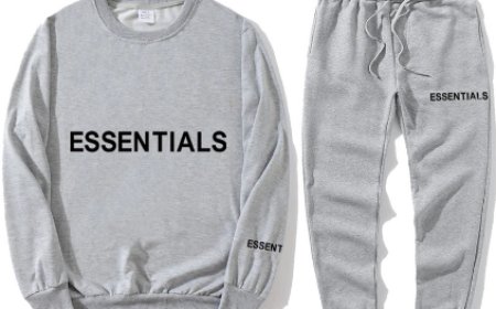 Essentials Hoodie: The Ultimate Blend of Style, Comfort, and Streetwear Culture