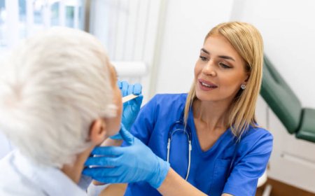 احجز الآن مع أفضل دكتور جلدية في الرياض لبشرة نضرة وصحية