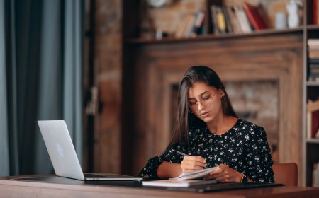 Custom Academic Writing Assistant for Essays and Research