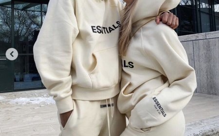 Beige Essentials Hoodie vs Black Essentials Hoodie: A Stylish Contrast in Contemporary Streetwear